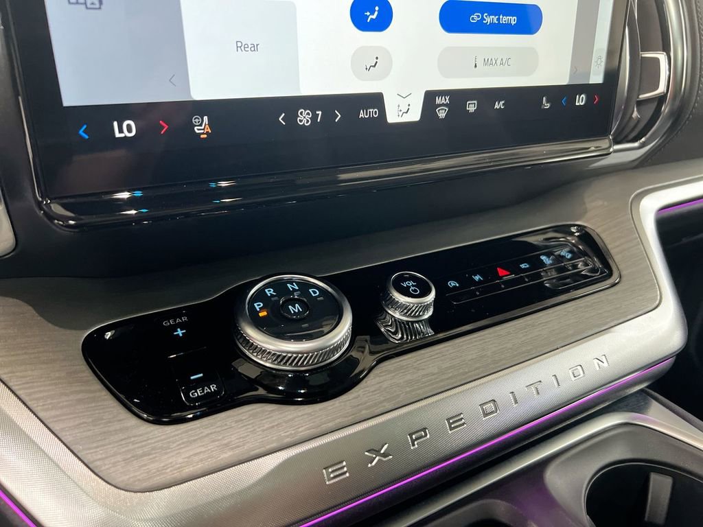 Used 2025 Ford Expedition Max Platinum image 18