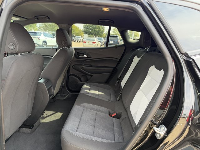 Used 2025 Chevrolet Trax RS w/ Driver Confidence Package FWD image 25