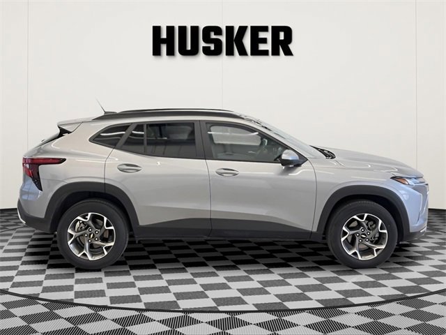 Certified 2025 Chevrolet Trax LT image 2