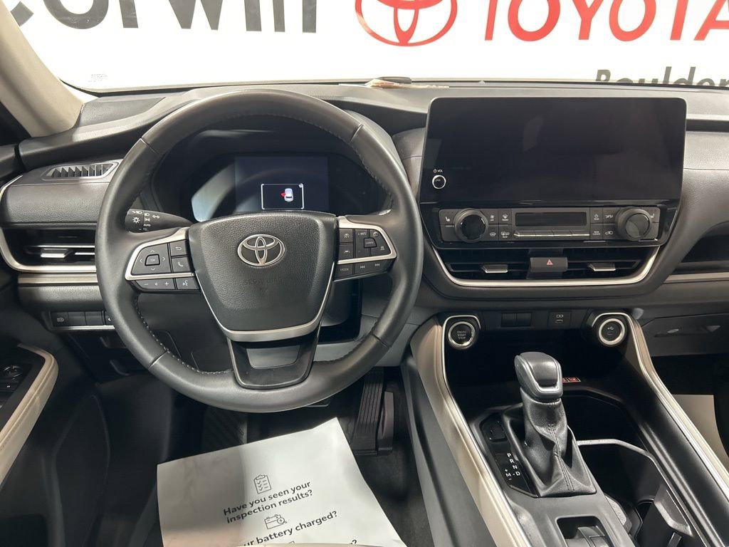 Used 2025 Toyota Grand Highlander AWD image 26