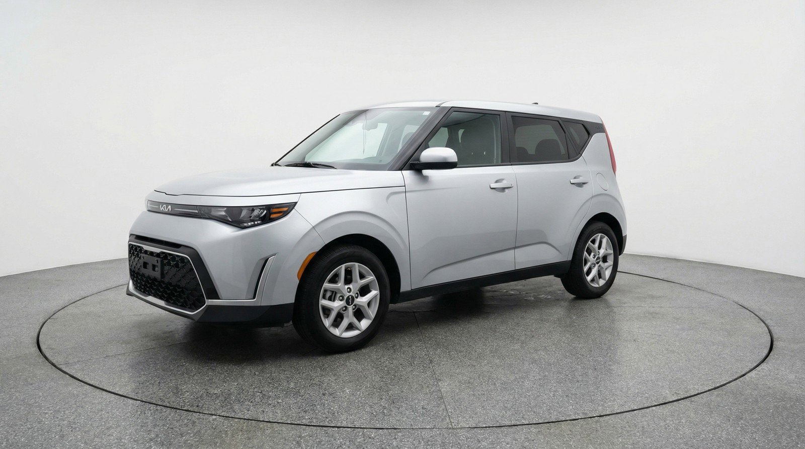 Used 2025 Kia Soul LX w/ LX Technology Package image 3