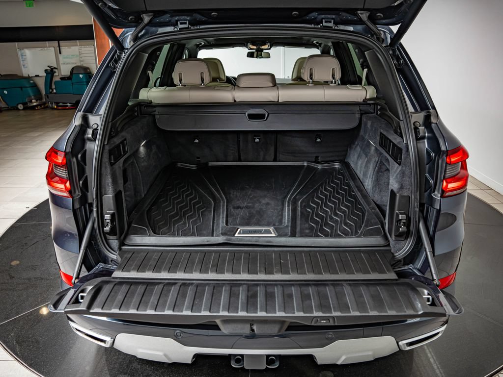 Used 2019 BMW X5 xDrive40i w/ Executive Package AWD/4WD image 45