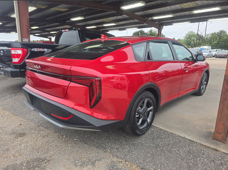 Used 2026 Kia K4 FWD image 3