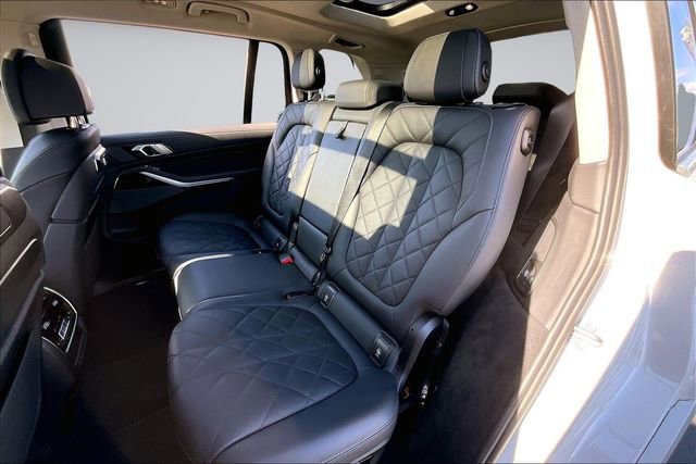 Used 2024 BMW X7 xDrive40i image 22