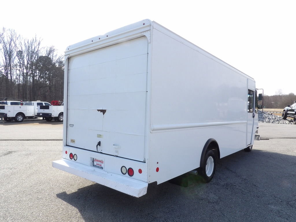 Used 2014 Ford E-350 and Econoline 350 Super Duty w/ A/C Prep Package RWD image 7