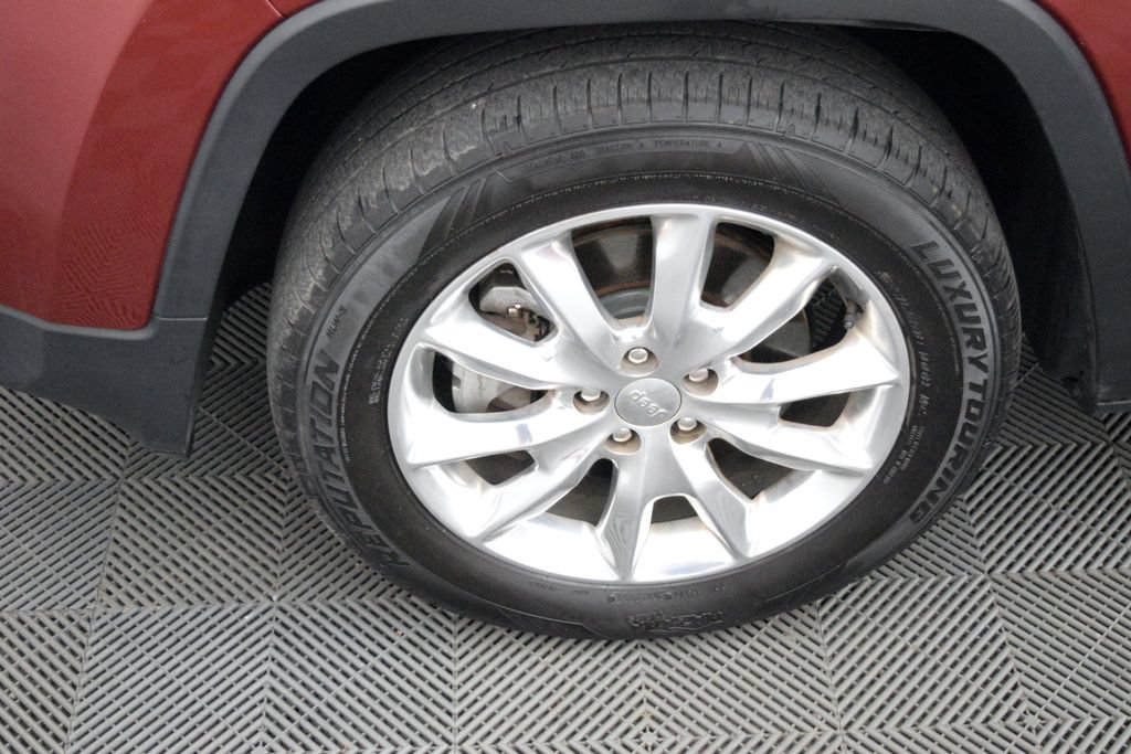 Used 2015 Jeep Cherokee Limited w/ Trailer Tow Group AWD/4WD image 21