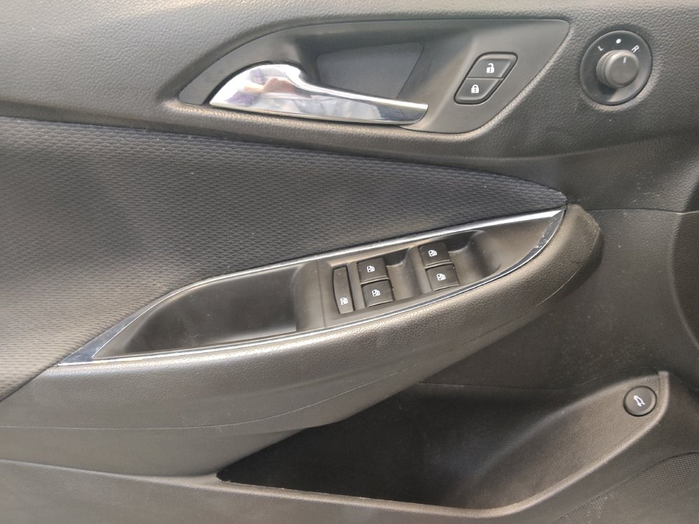 Used 2017 Chevrolet Cruze LT w/ Convenience Package FWD image 27