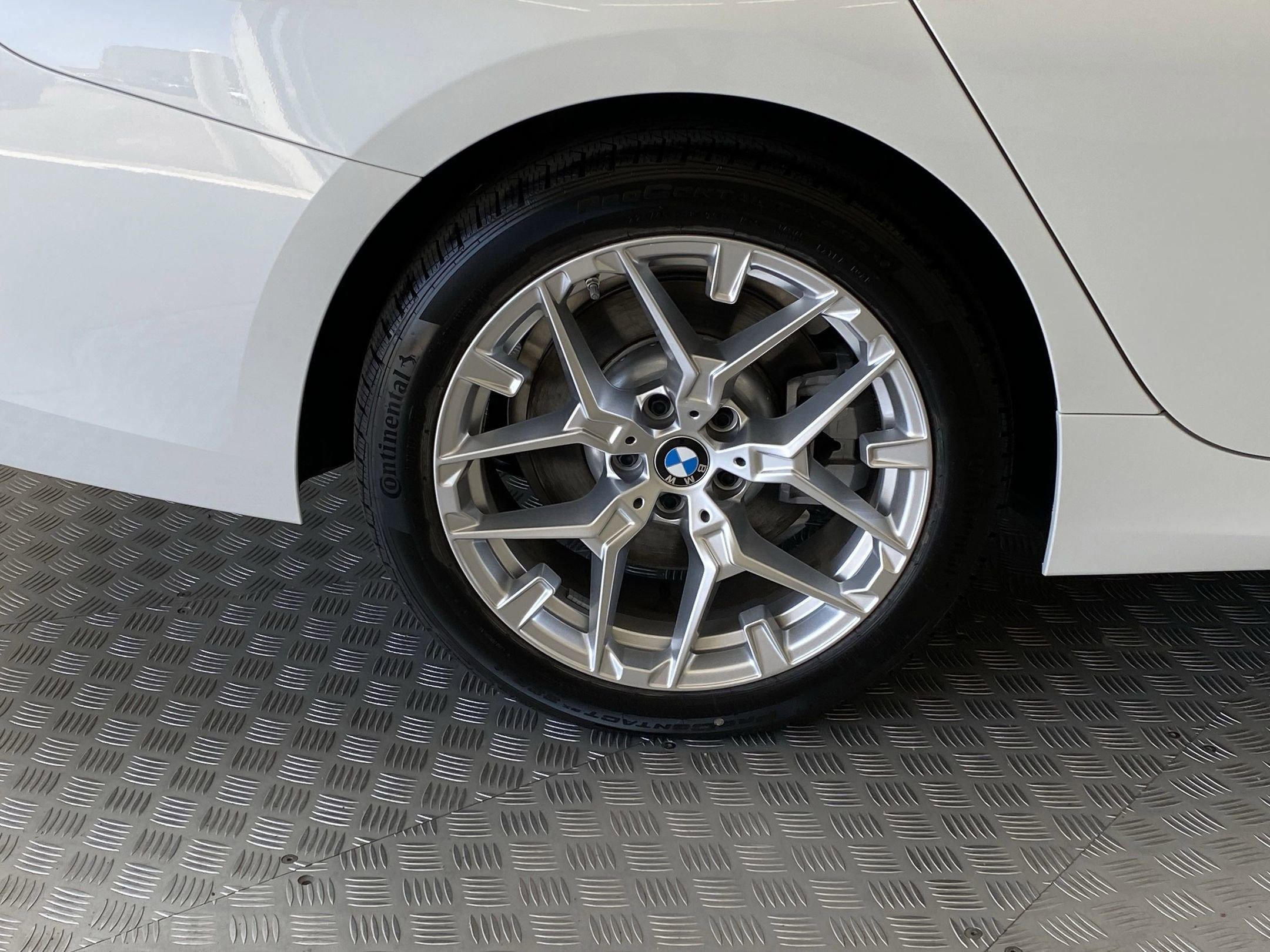 Used 2025 BMW 330i xDrive Sedan w/ Convenience Package image 10