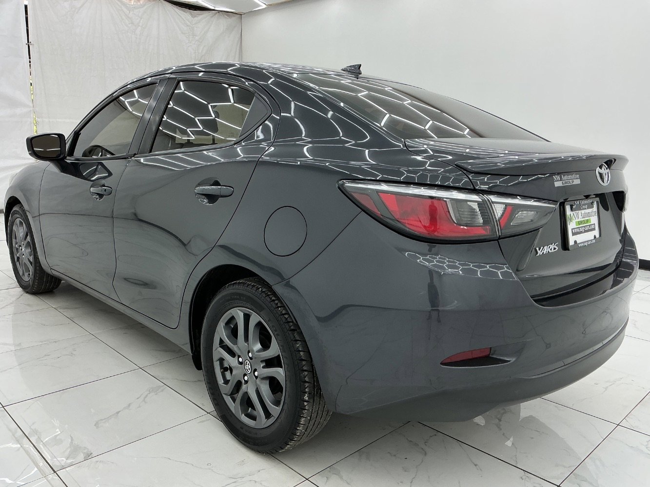 Used 2019 Toyota Yaris LE FWD image 9