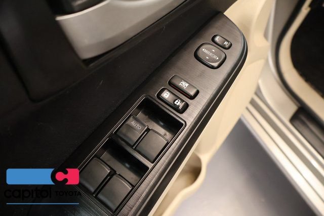 Used 2013 Toyota Camry LE FWD image 10