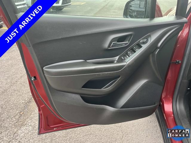 Used 2022 Chevrolet Trax LT w/ Driver Confidence Package AWD/4WD image 23