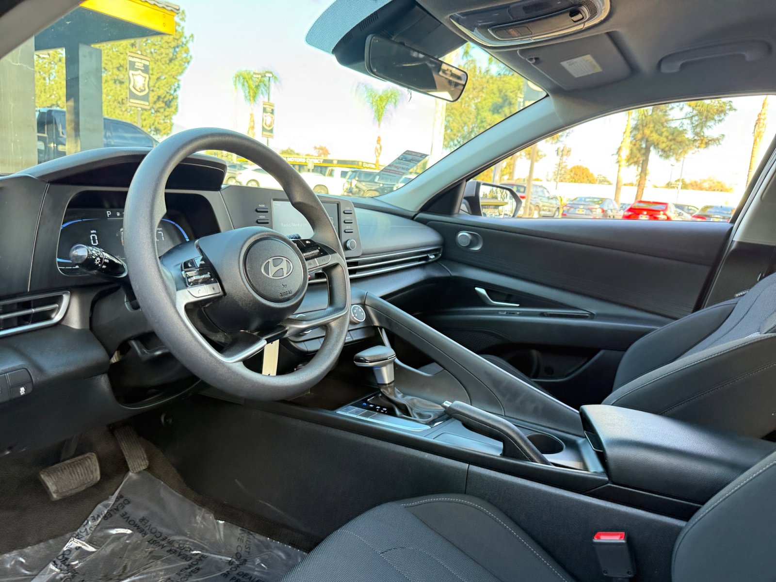 Used 2024 Hyundai Elantra SE image 15