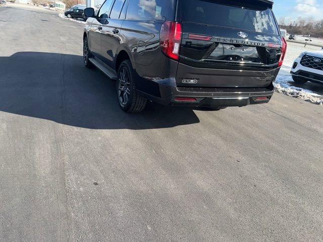 New 2026 Ford Expedition Max Platinum w/ Stealth Appearance Package image 7