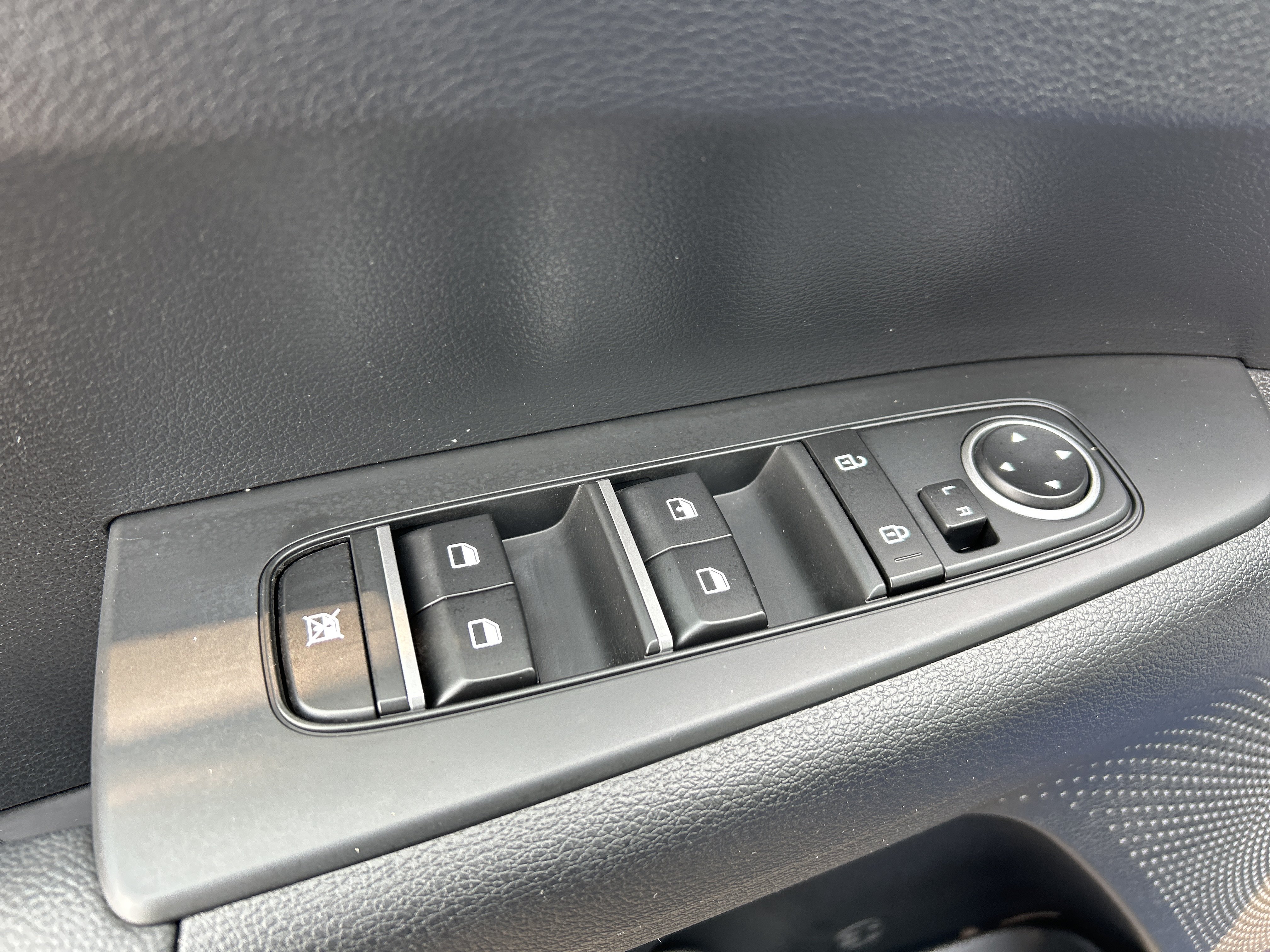 Used 2024 Kia Forte LXS w/ LXS Technology Package FWD image 10