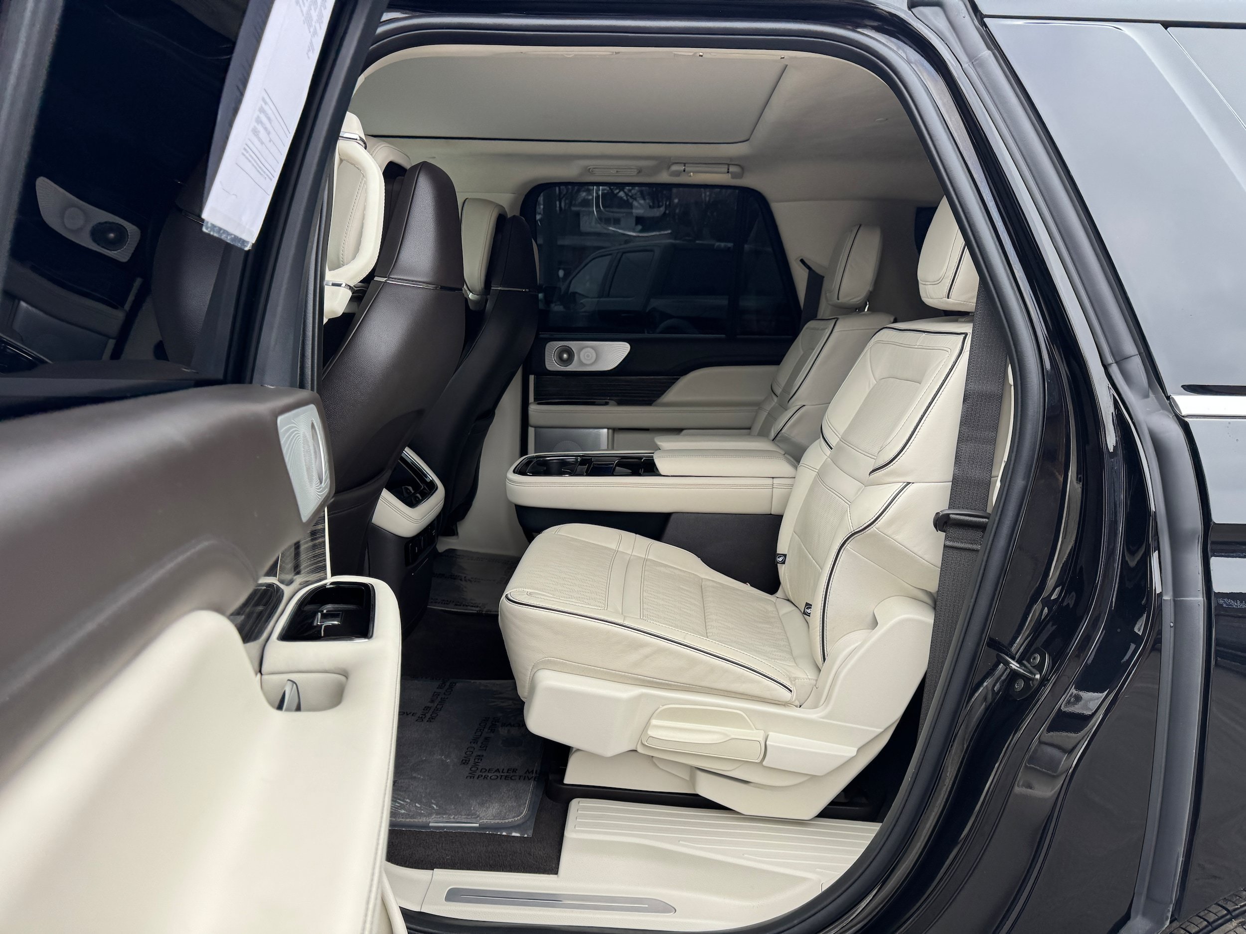 Used 2023 Lincoln Navigator L Black Label AWD/4WD image 12