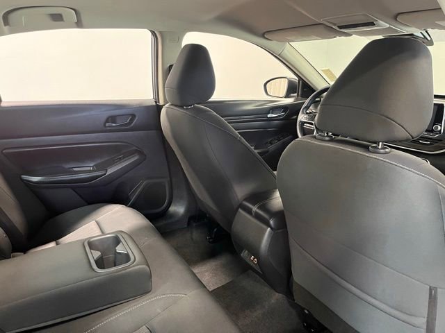 Used 2024 Nissan Altima 2.5 SV image 14