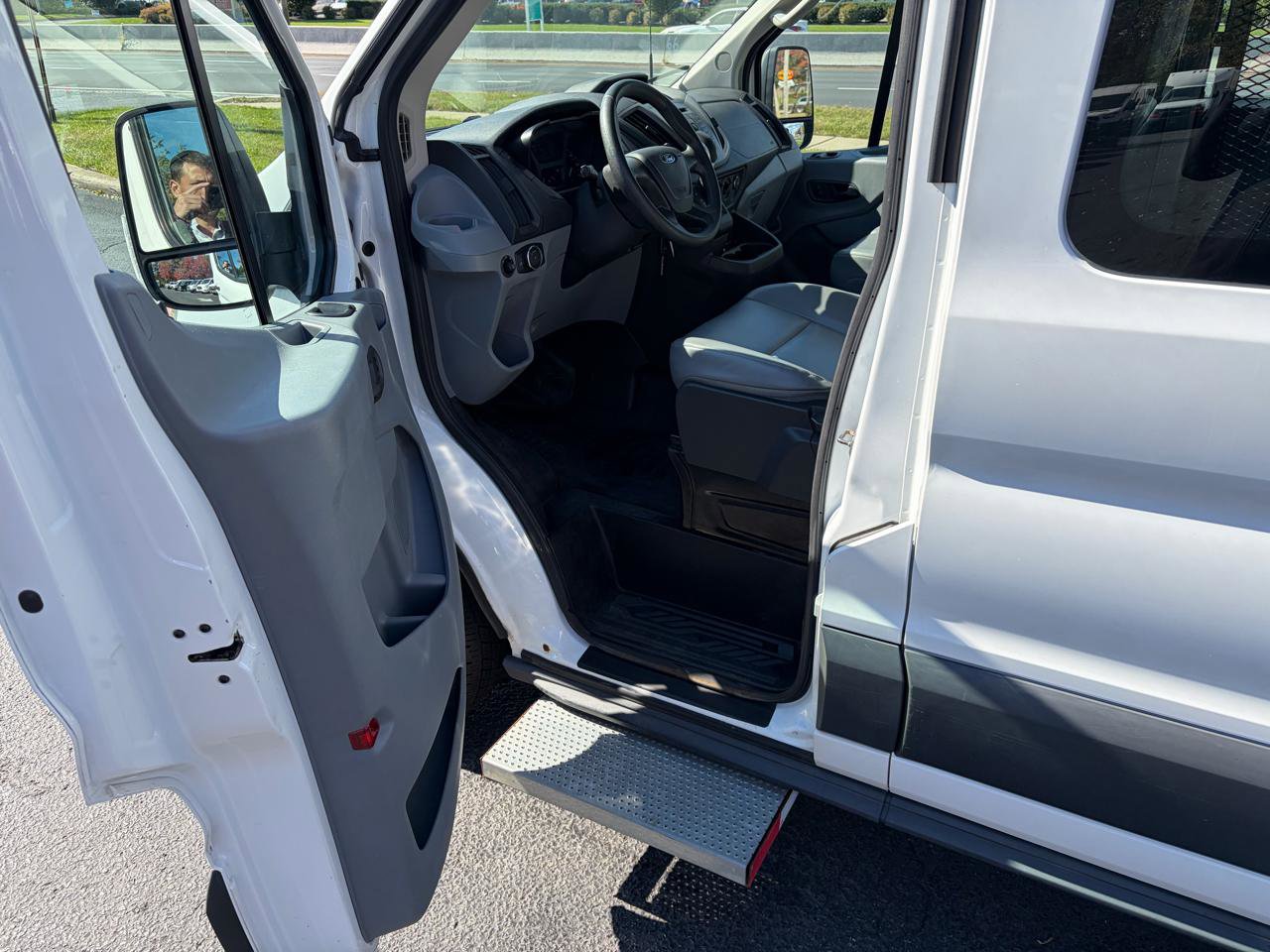 Used 2016 Ford Transit 350 XL RWD image 13