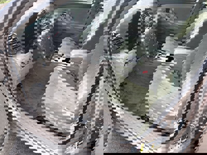 Used 2009 Toyota Camry LE FWD image 17