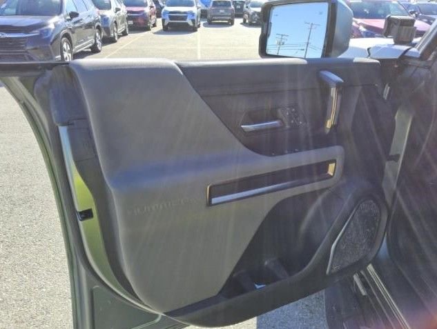 Used 2024 GMC Hummer EV 3X w/ LPO, Illumination Package image 7