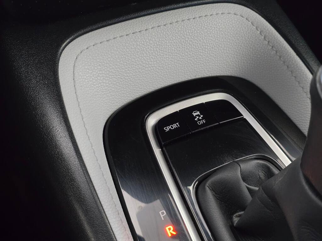 Certified 2020 Toyota Corolla SE FWD image 33