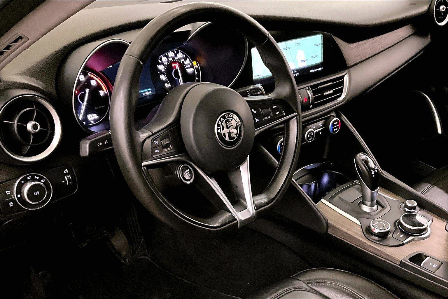 Used 2018 Alfa Romeo Giulia Ti image 14