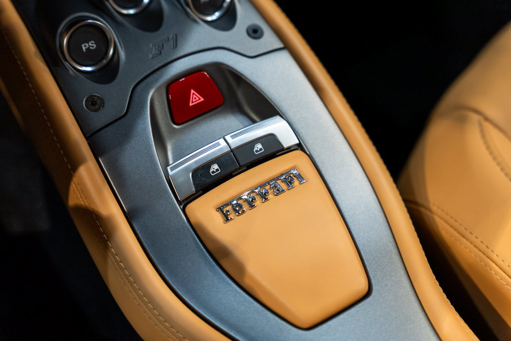 Used 2010 Ferrari 458 Italia Coupe RWD image 40