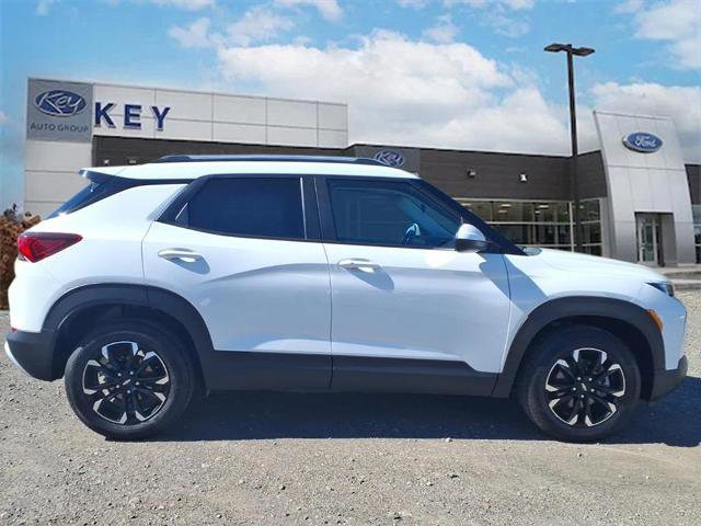 Used 2023 Chevrolet TrailBlazer LT image 2
