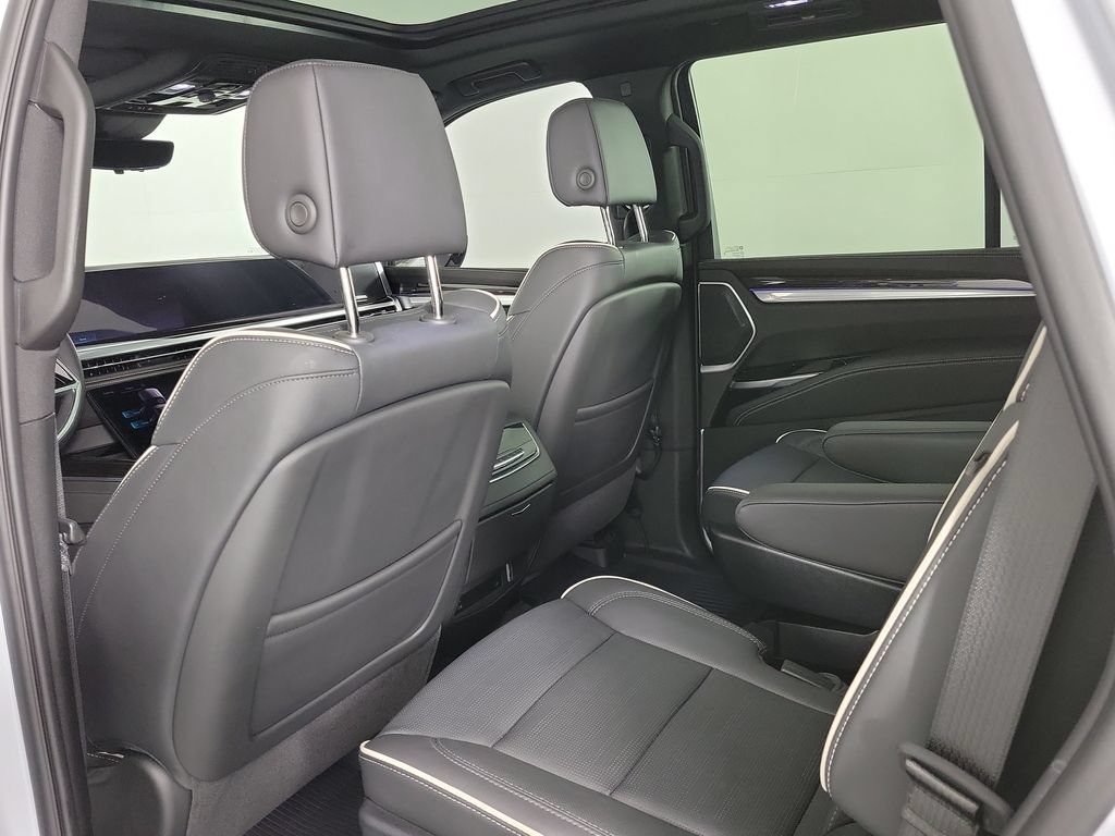 Certified 2026 Cadillac Escalade Luxury w/ Touring Package AWD/4WD image 12
