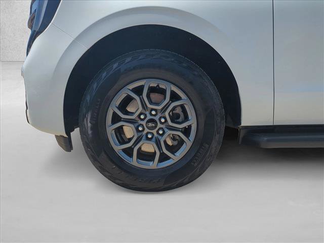 Used 2025 Ford Expedition Active RWD image 23