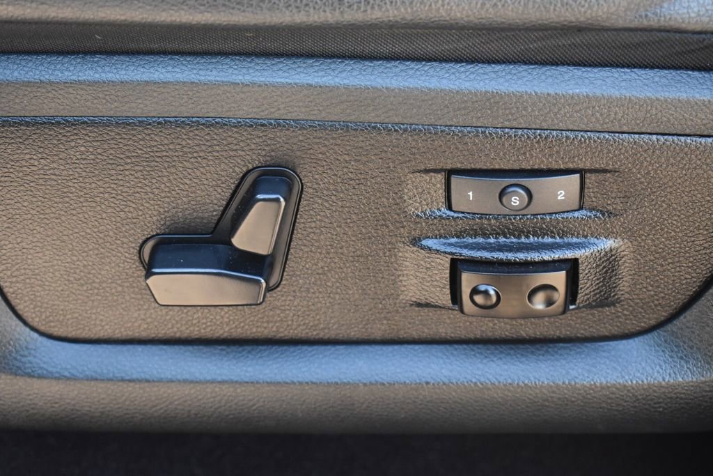 Used 2018 RAM 3500 Laramie w/ Sport Appearance Group image 27