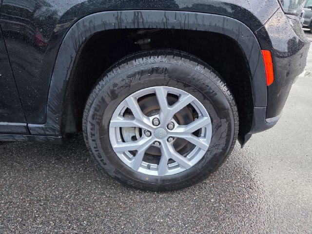 Used 2022 Jeep Grand Cherokee L Limited AWD/4WD image 13