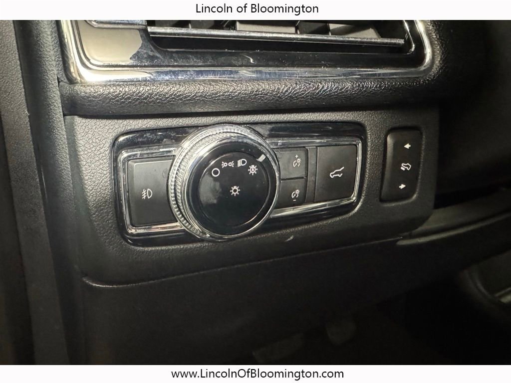 Used 2019 Lincoln Navigator Select AWD/4WD image 40