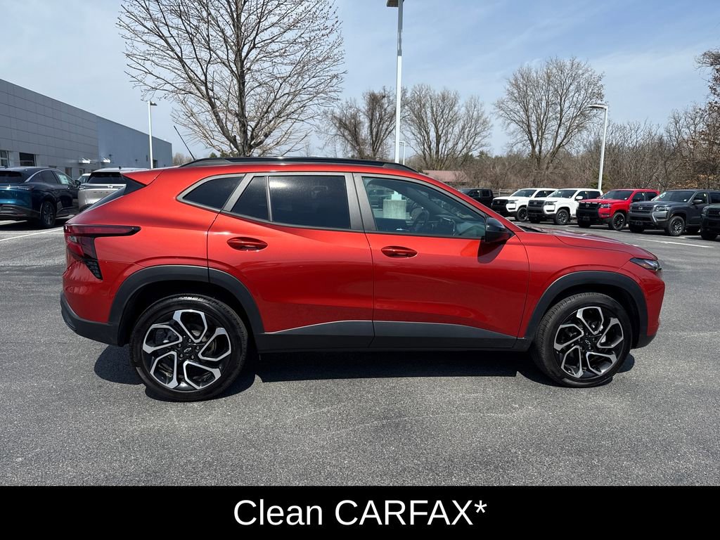 Used 2024 Chevrolet Trax RS w/ Sunroof Package image 9