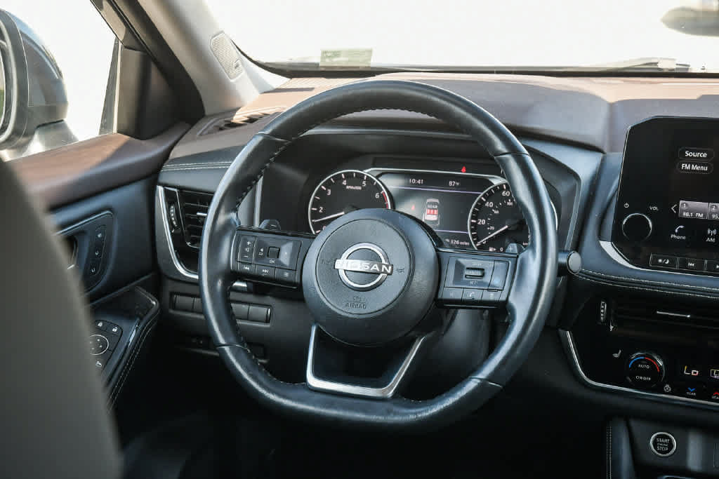 Used 2023 Nissan Rogue SL w/ SL Premium Package FWD image 12