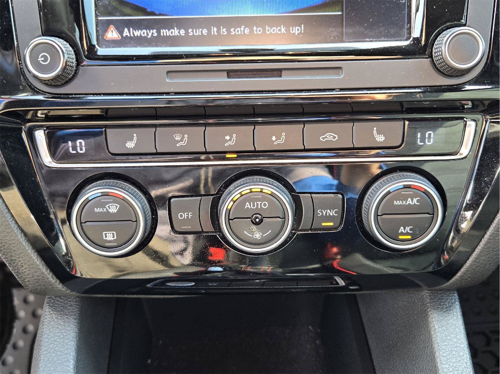 Used 2015 Volkswagen Jetta GLI SE FWD image 18
