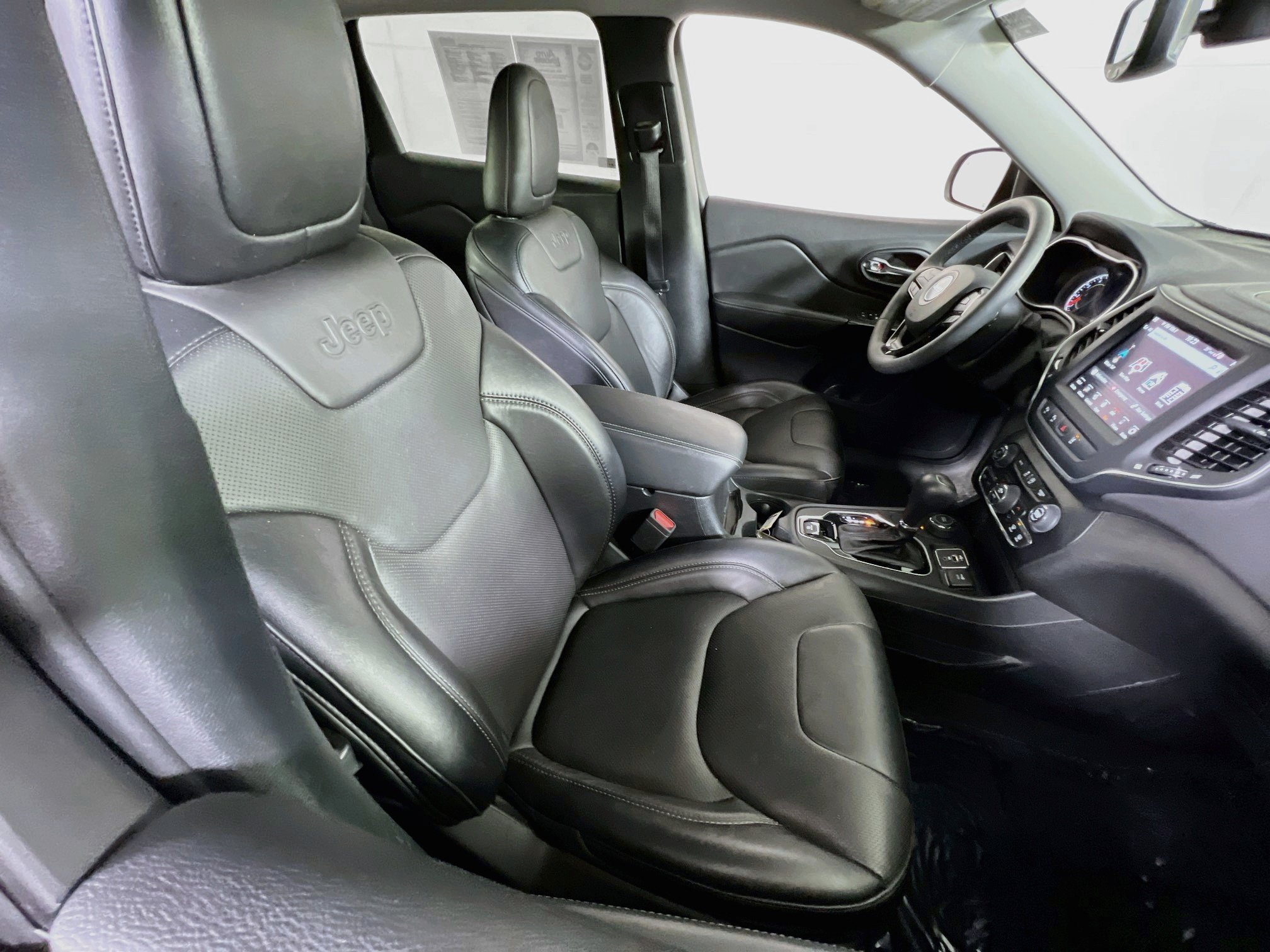 Used 2023 Jeep Cherokee Altitude Lux AWD/4WD image 27