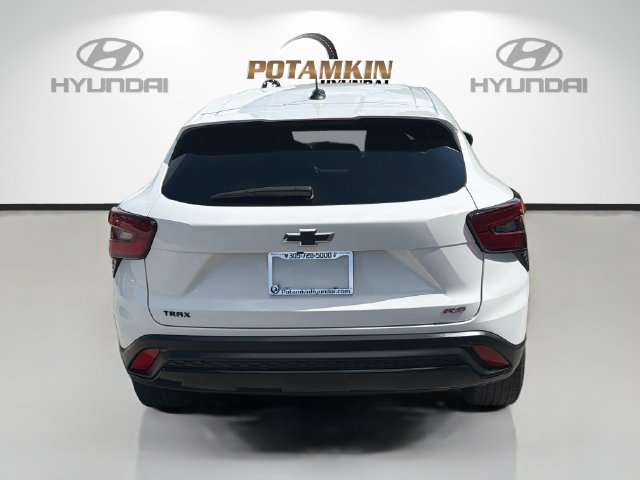 Used 2024 Chevrolet Trax RS w/ Driver Confidence Package FWD image 6