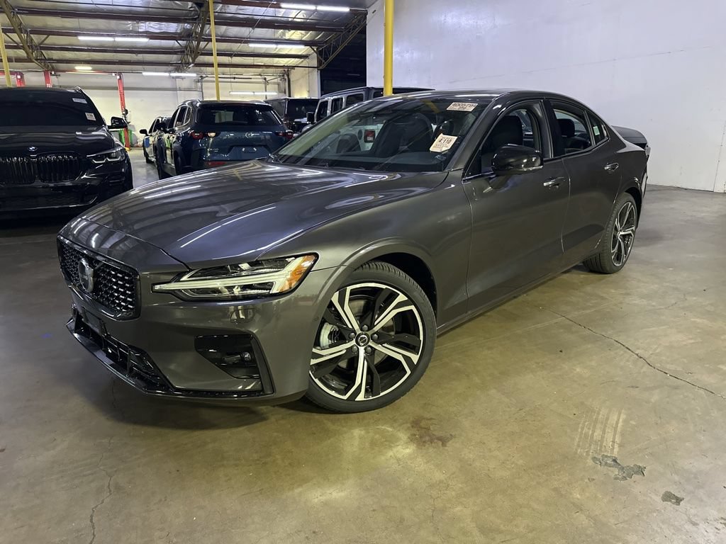 Used 2024 Volvo S60 B5 Plus w/ Climate Package AWD/4WD image 2