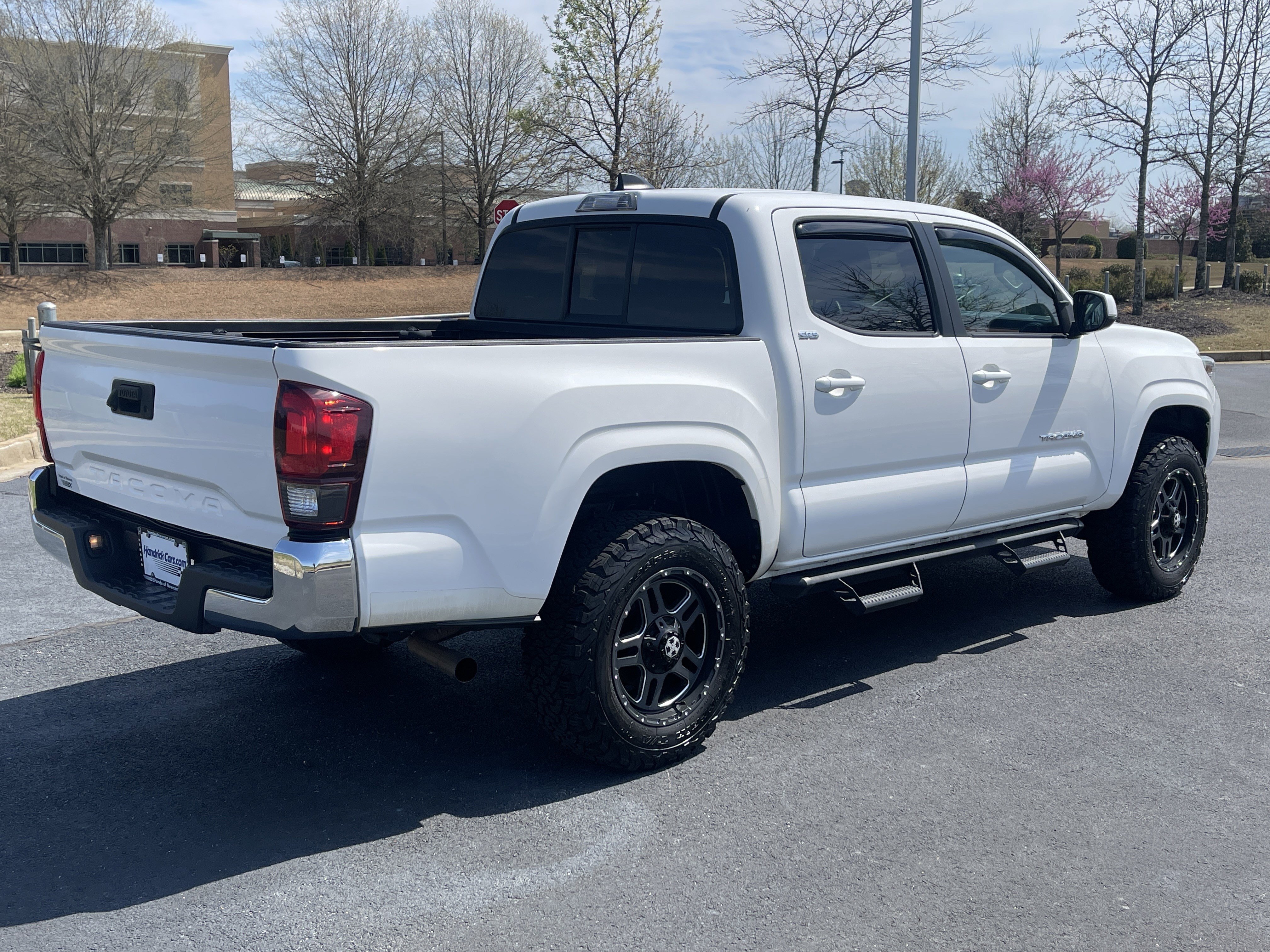 Used 2022 Toyota Tacoma SR5 image 9