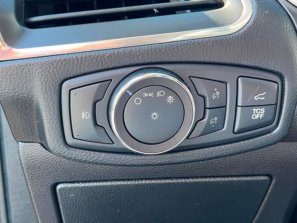 Used 2019 Ford Edge Titanium w/ Cold Weather Package image 31