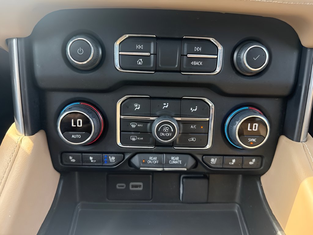 Used 2023 Chevrolet Tahoe Premier AWD/4WD image 24