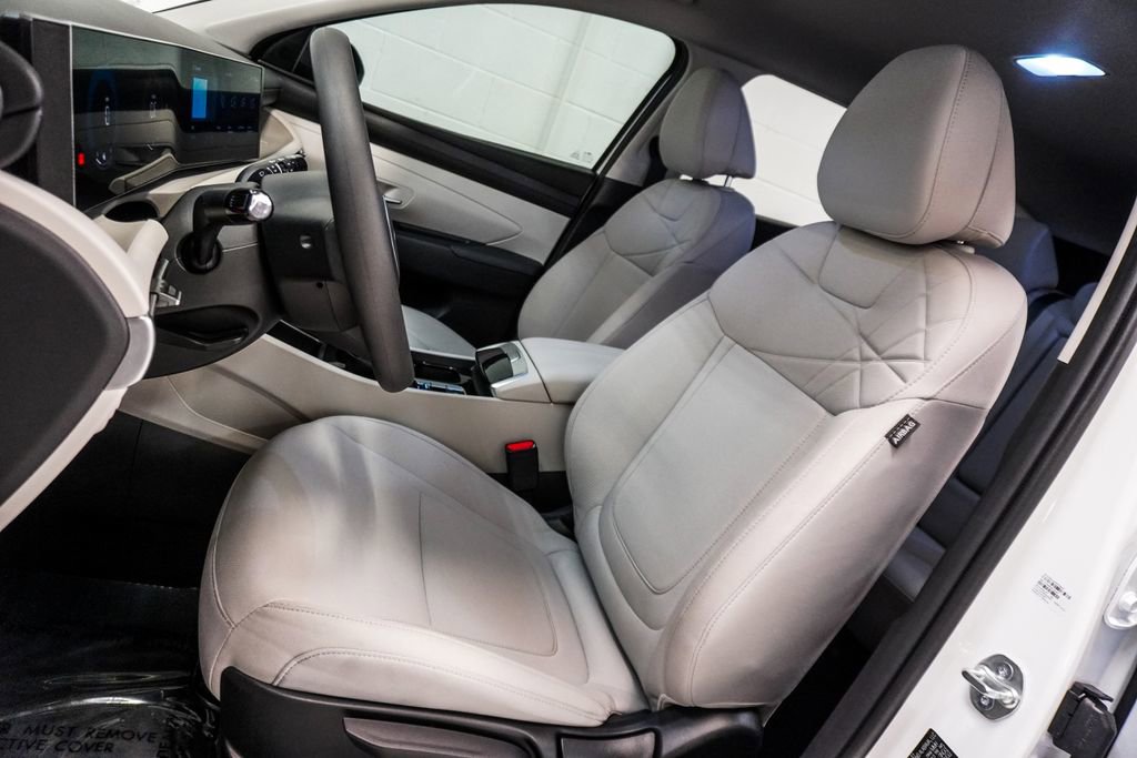 Used 2025 Hyundai Tucson SE FWD image 6