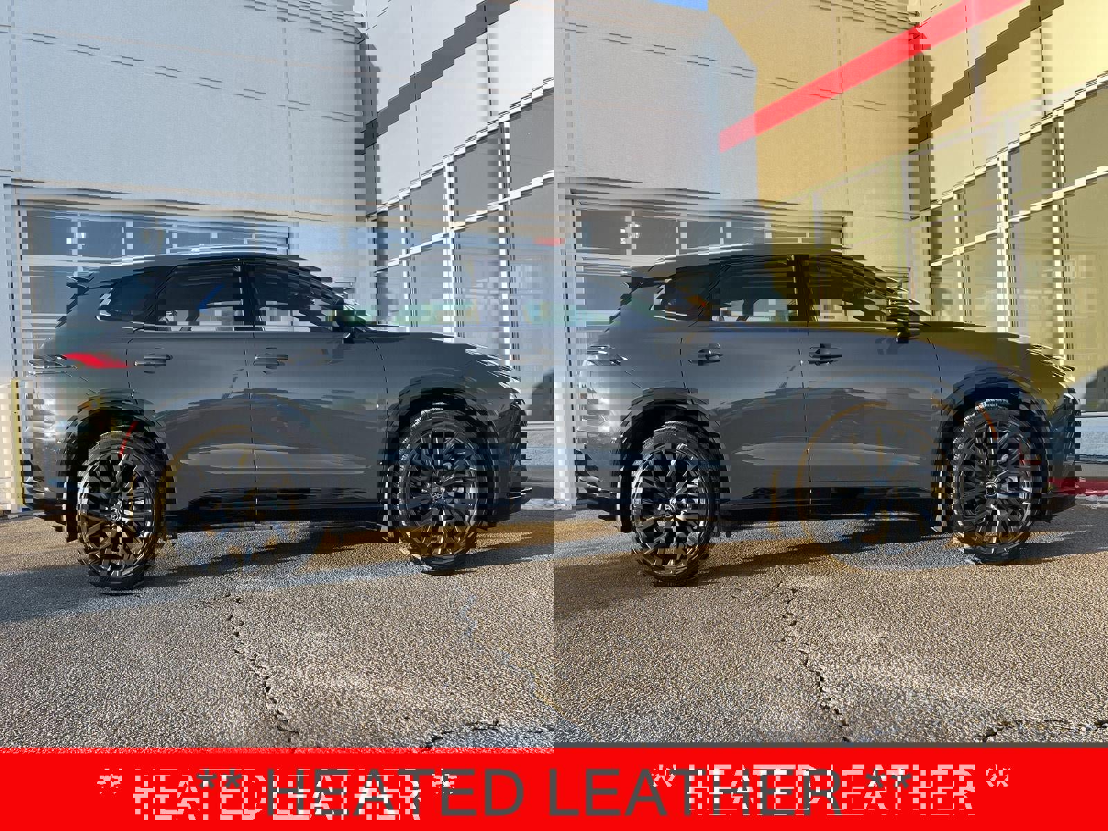 Used 2025 Toyota Crown Signia Limited w/ Advanced Technology Package image 1