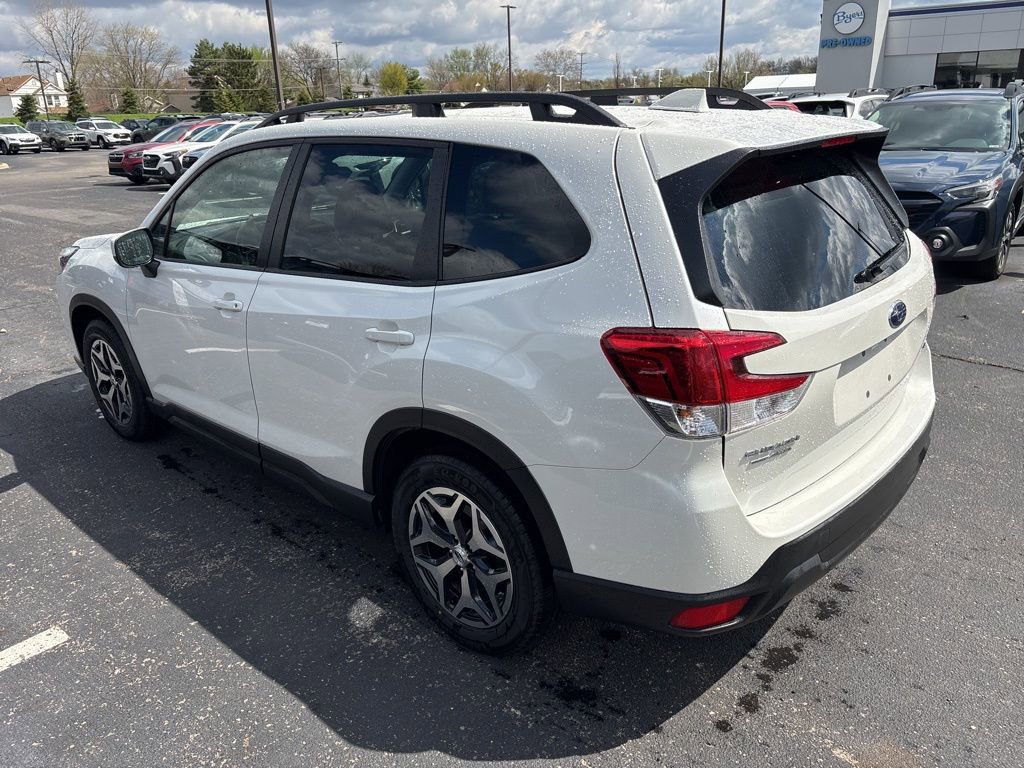 Used 2023 Subaru Forester Premium image 5