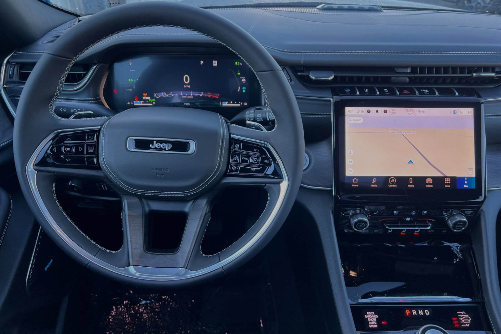 New 2024 Jeep Grand Cherokee Overland w/ Luxury Tech Group IV image 12