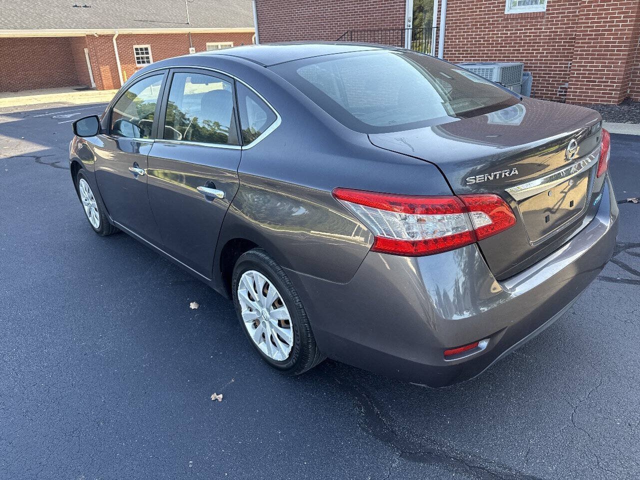 Used 2014 Nissan Sentra S FWD image 7