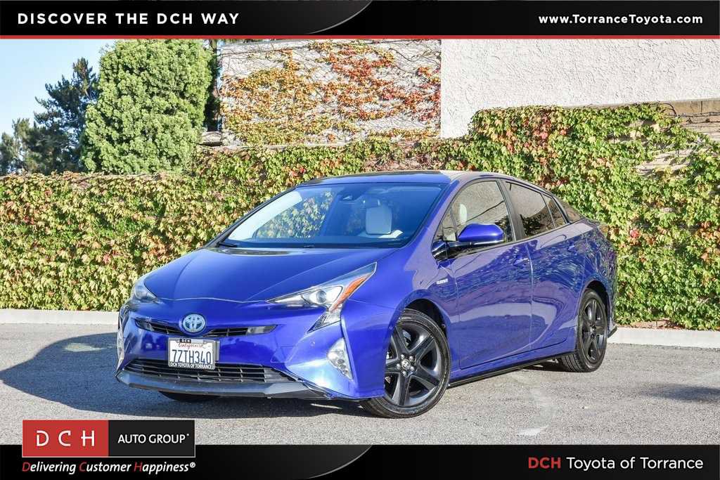 Used 2017 Toyota Prius Three Touring w/ Appearance Package