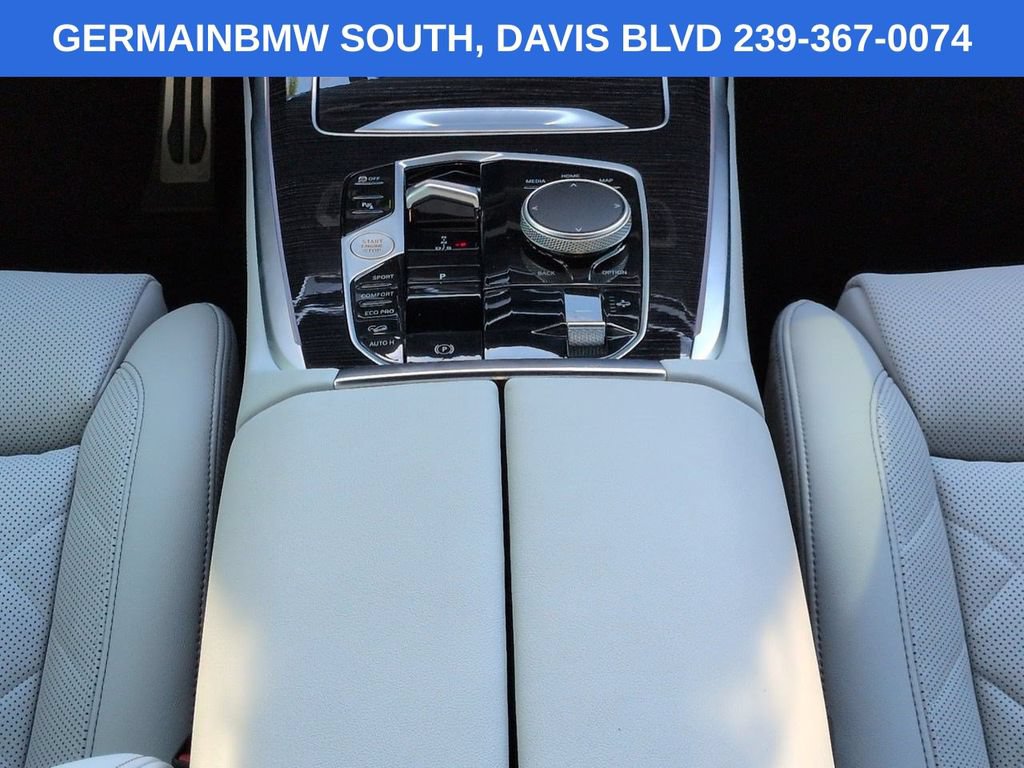 Used 2025 BMW X7 xDrive40i w/ M Sport Package AWD/4WD image 21