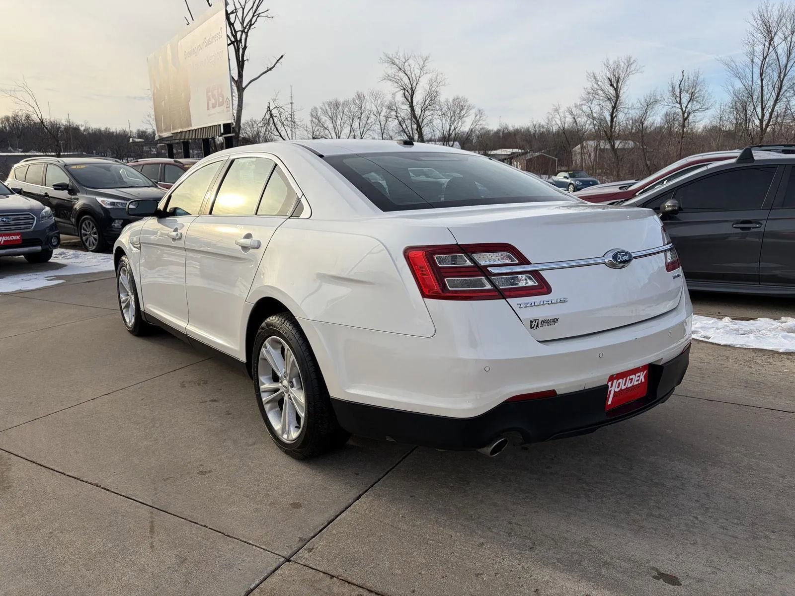 Used 2014 Ford Taurus SEL w/ Equipment Group 201A FWD image 6