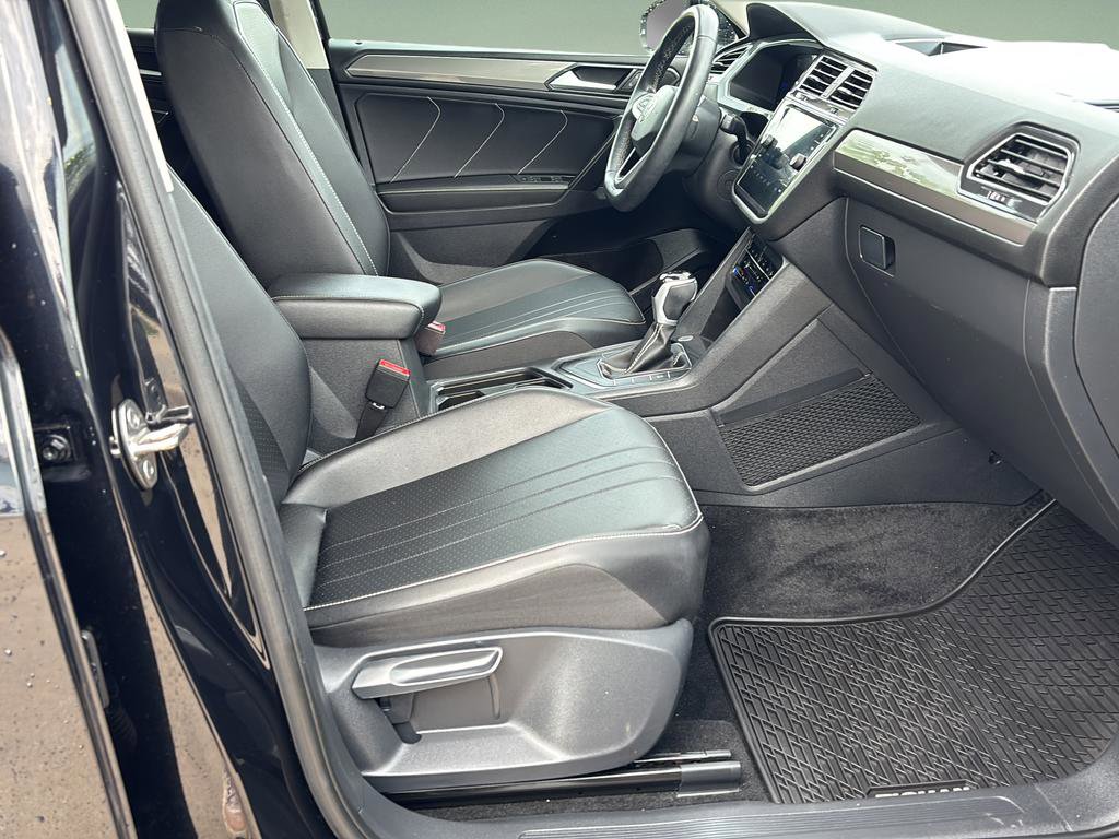 Used 2023 Volkswagen Tiguan SE FWD image 22